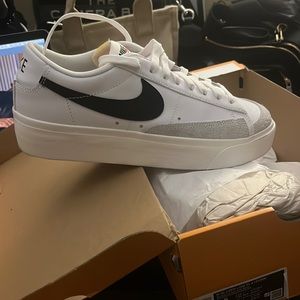 Nike blazer low platform